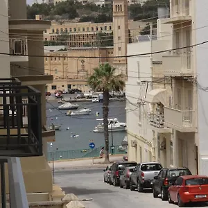 Modern Two Bedroom Sea View Marsaskala